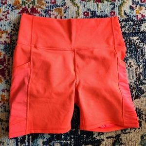 On-The-Go High-Waisted 6” Short - Color Atomic - Size M
